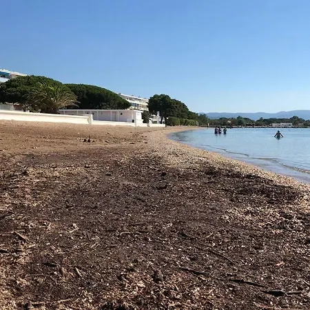 Hotel Les Pieds Dans L Eau, Vue Sur Les Iles D'or
