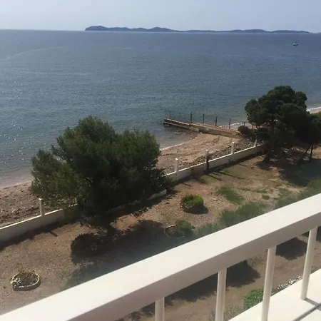 Les Pieds Dans L Eau, Vue Sur Les Iles D'or Hyeres