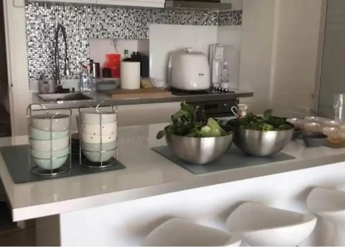 Hotel Les Pieds Dans L Eau, Vue Sur Les îles D’or Hyères